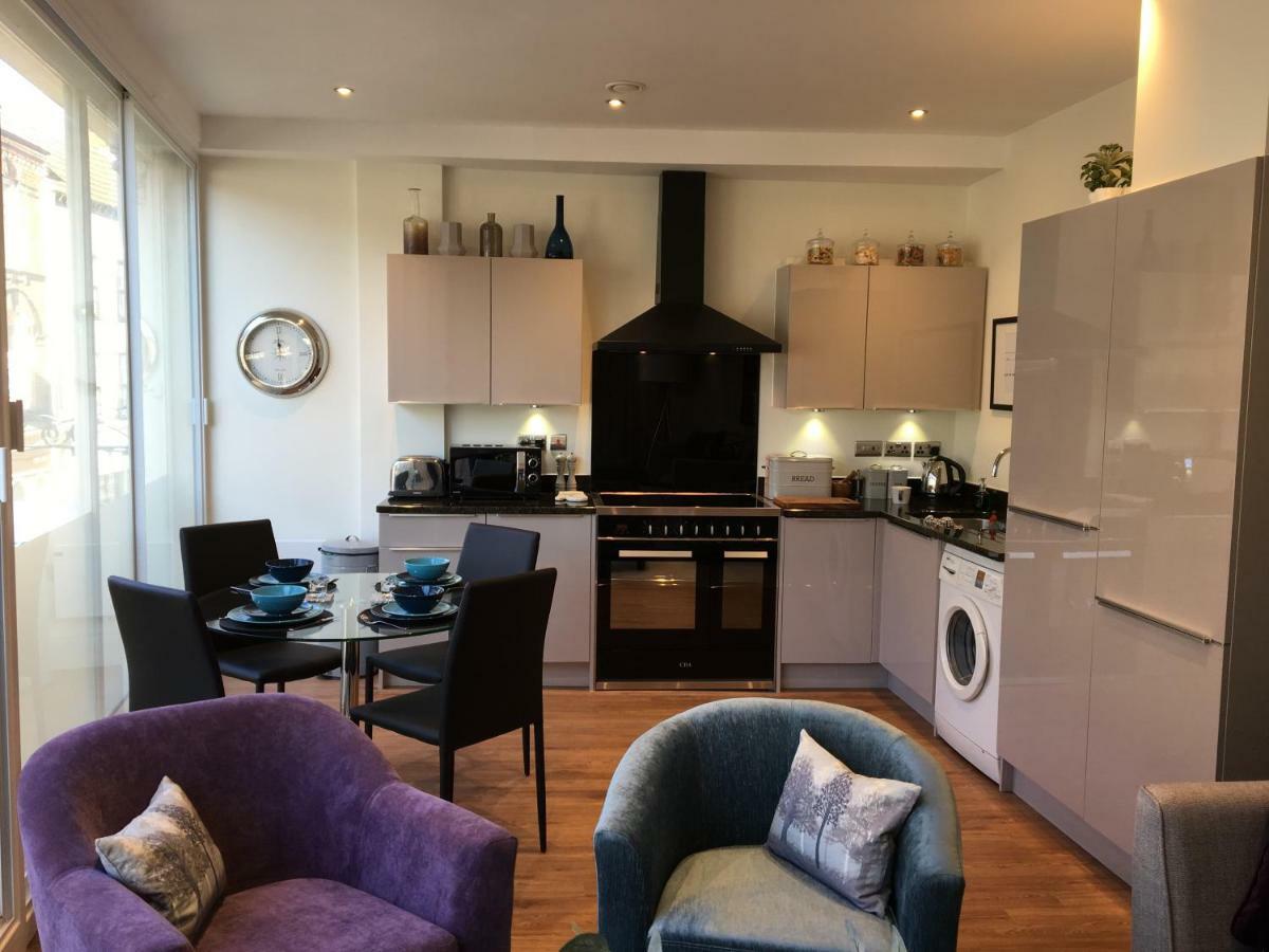 Star Tree Apartment Йорк Экстерьер фото