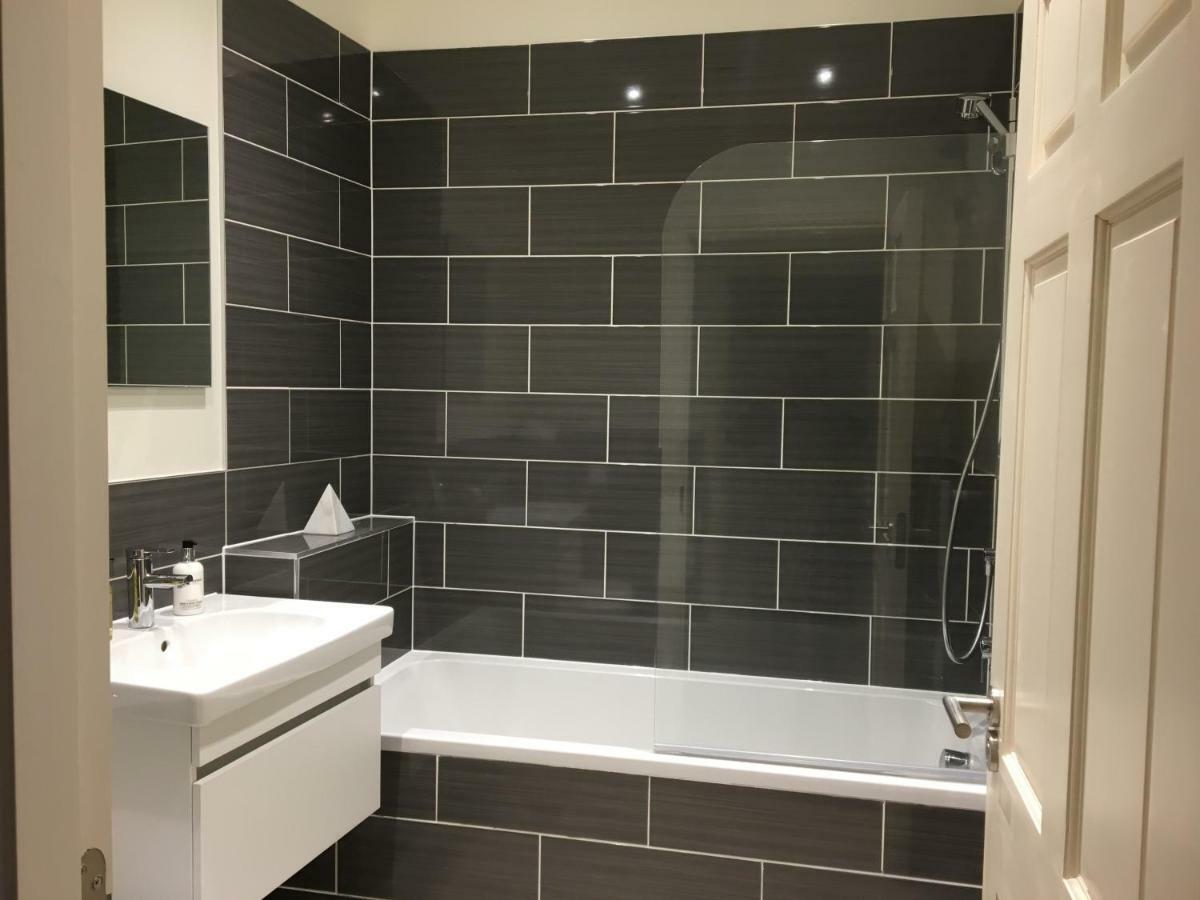 Star Tree Apartment Йорк Экстерьер фото