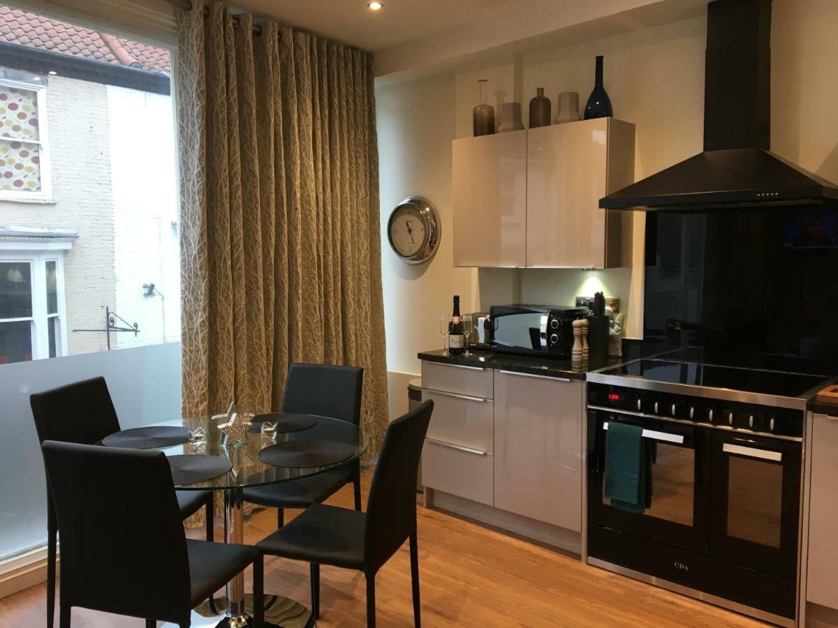 Star Tree Apartment Йорк Экстерьер фото